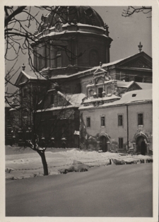 Lwów. Kościół OO. Dominikanów w zimie