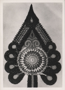 Wyszywana ozdoba stroju góralskiego tzw. "parzenica"