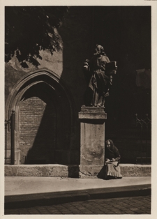 Lw&oacute;w. Katedra Łac., stare wejście gotyckie