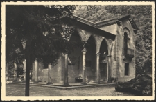 Puławy-Gotisches Haus in Park